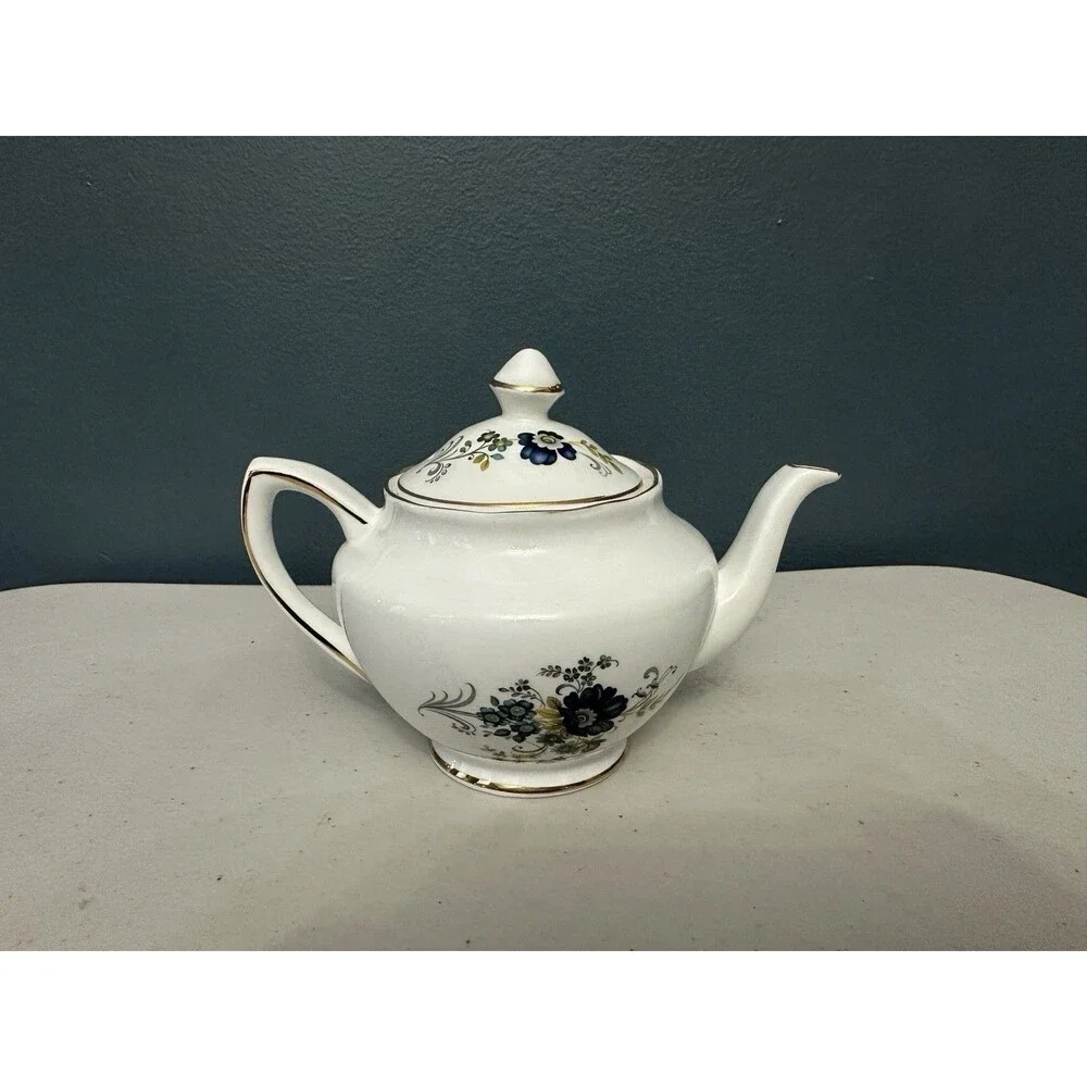 HTF Vintage Royal TARA Galway Ireland Bone China Tea Pot w/Lid Floral Gold Trim